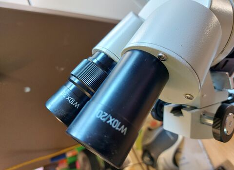 Microscope
